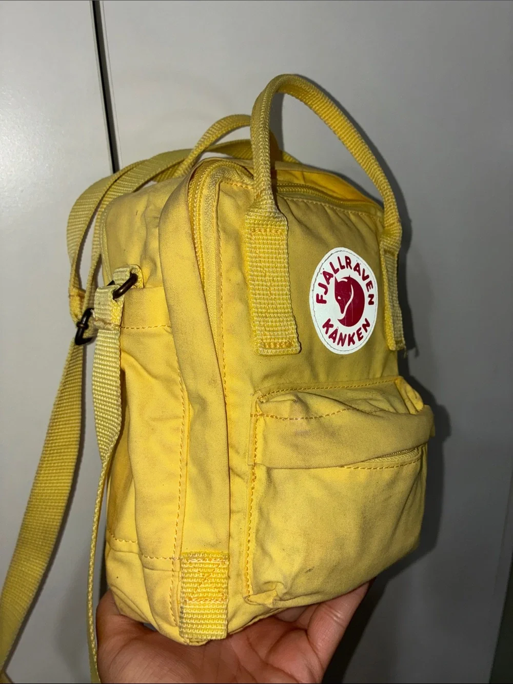 Kånken Mini Yellow Crossbody Bag Compact Small Mini